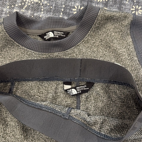 The North Face 5T Gray Kids Waffle Base Layer Set - Picture 3 of 10